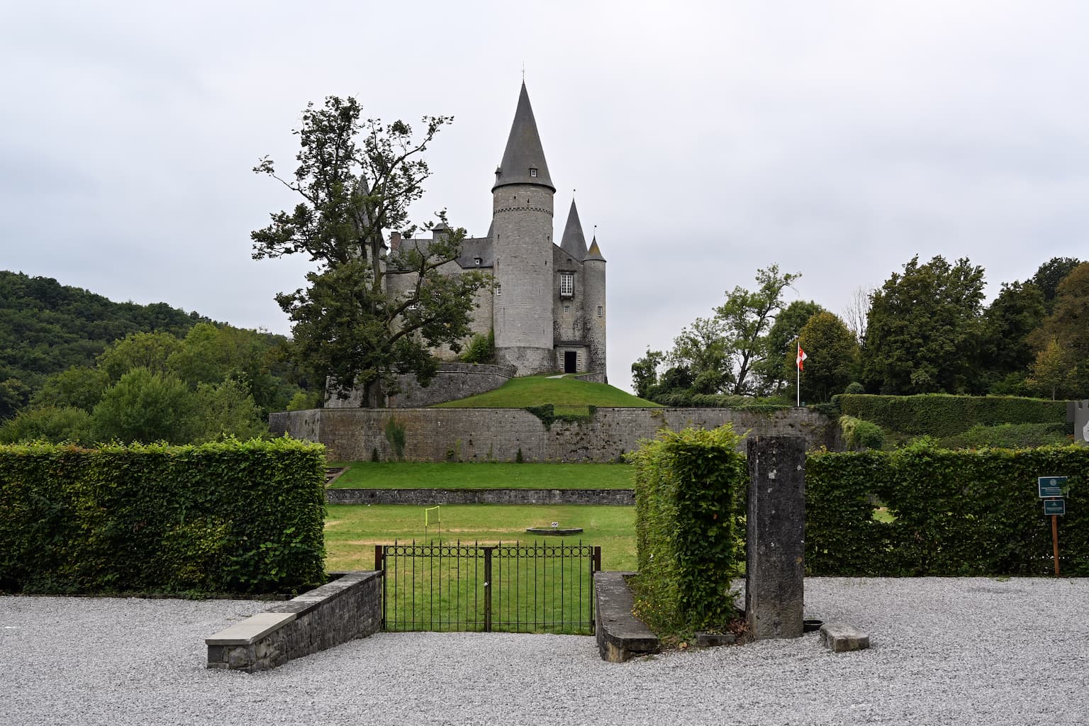 Château de Vêves en Belgique - Wekty