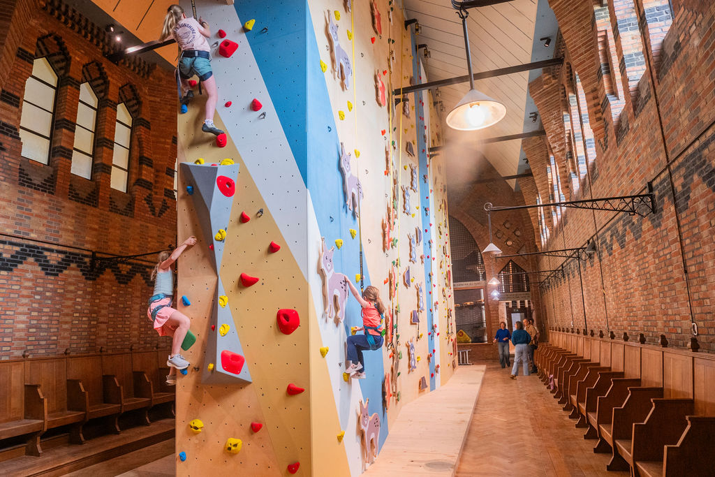 Escalade et parcours aventure au sein du Monastère de la Visitation à Kraainem - Sport - Wekty